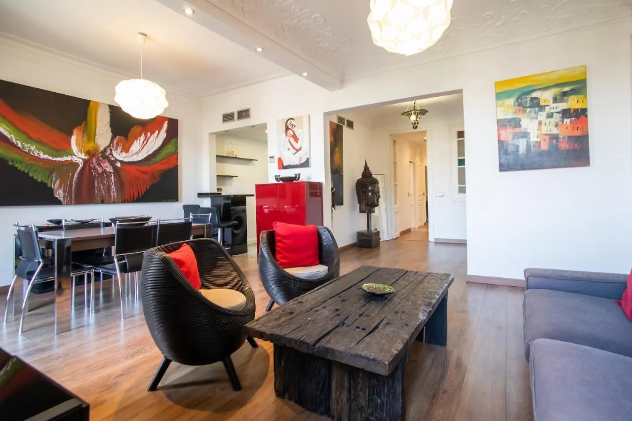41Ari1045- Fantastic And Super Spacious 3Bed Apartment In The Center Barcelone