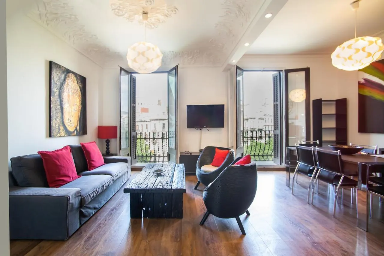 41Ari1045- Fantastic And Super Spacious 3Bed Apartment In The Center Barcelona