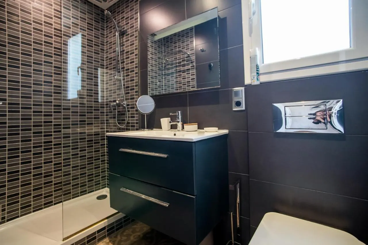 41Ari1045- Fantastic And Super Spacious 3Bed Apartment In The Center Barcelona Spain